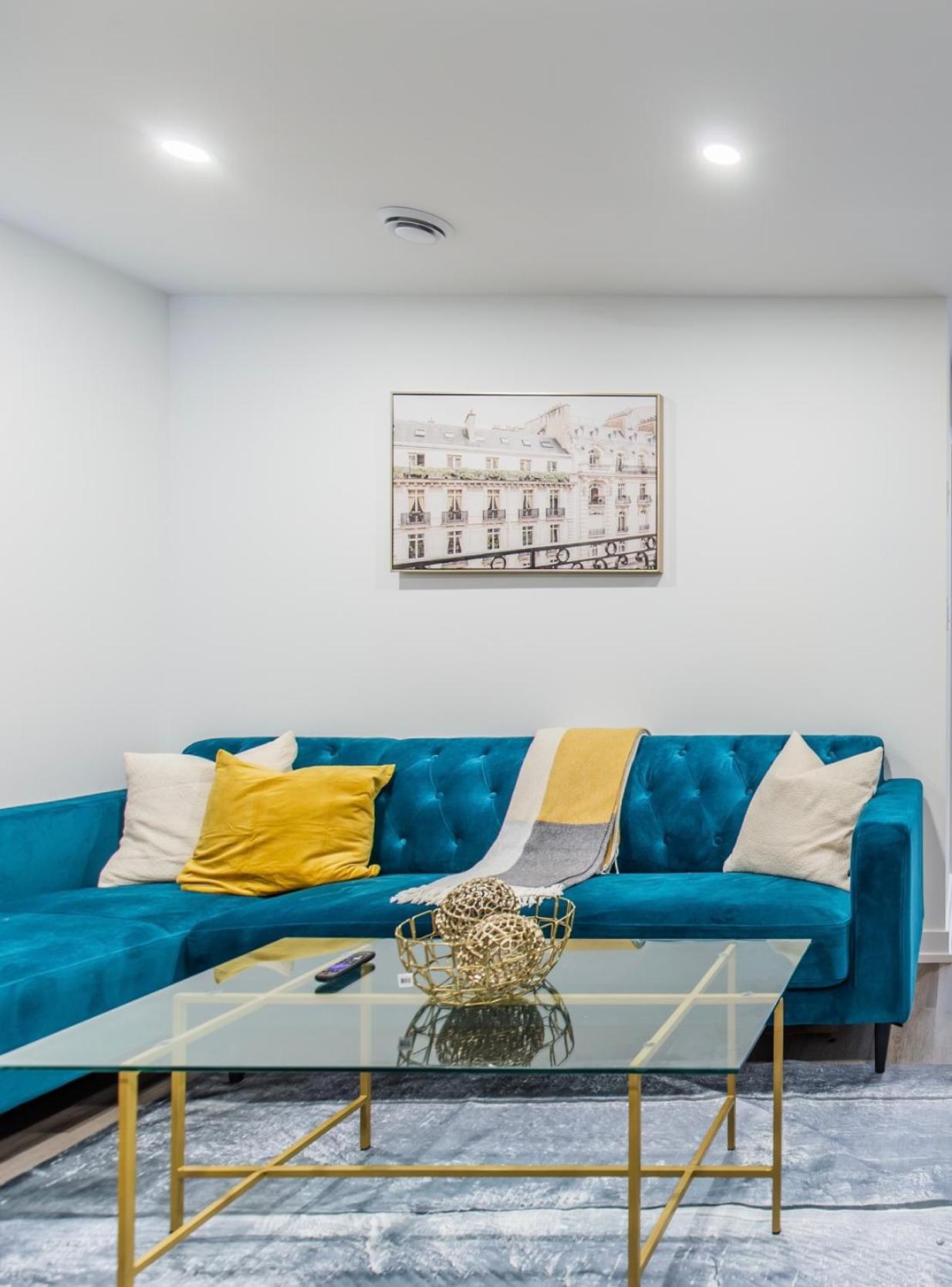Entire Luxury 6mins To Falls, Free Parking Apartment Niagara Falls